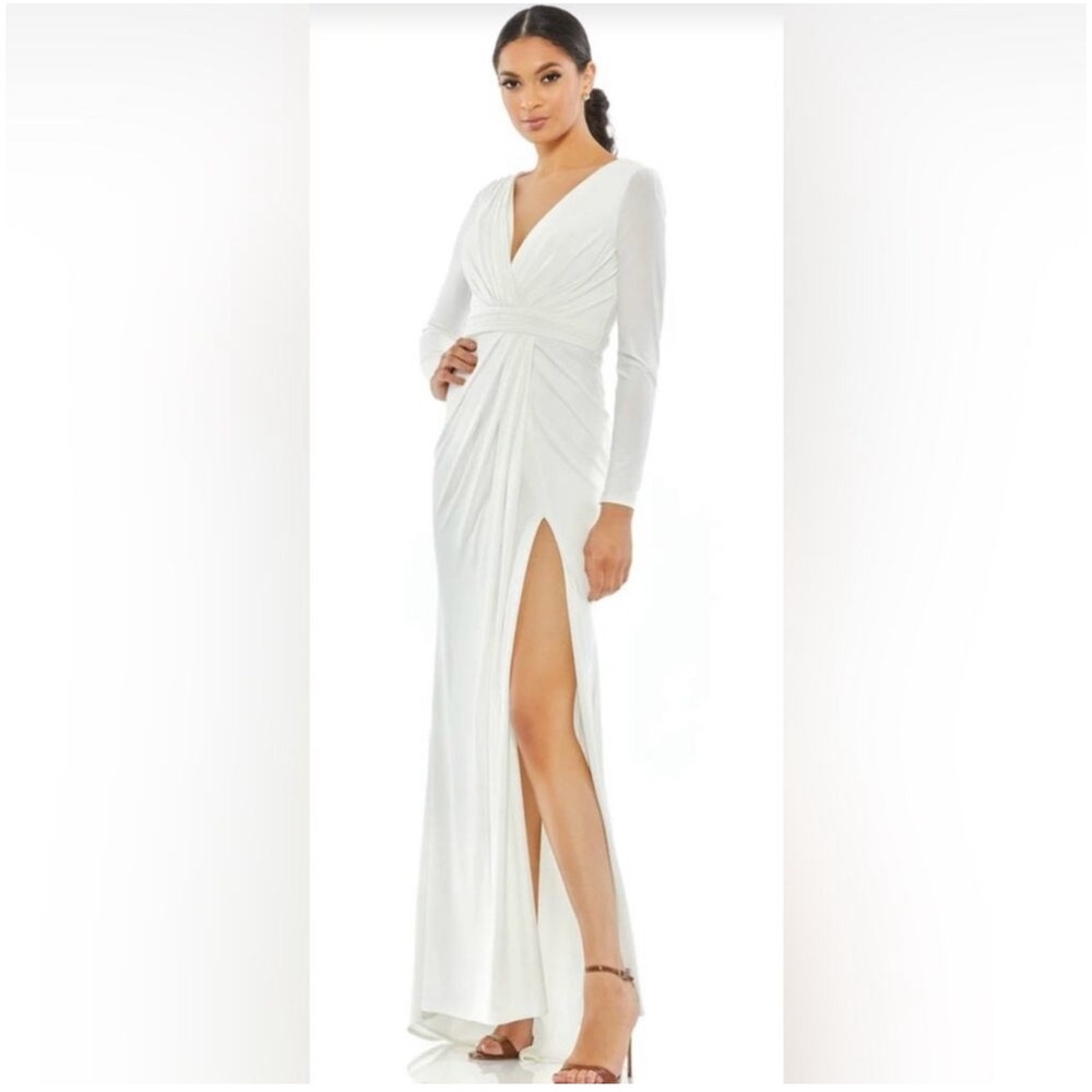 NWT leena‎ by Mac Duggal Long
Sleeves V-neck Long Gown White sz 0 $398 26554